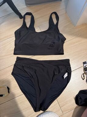 Old navy black swim set medium